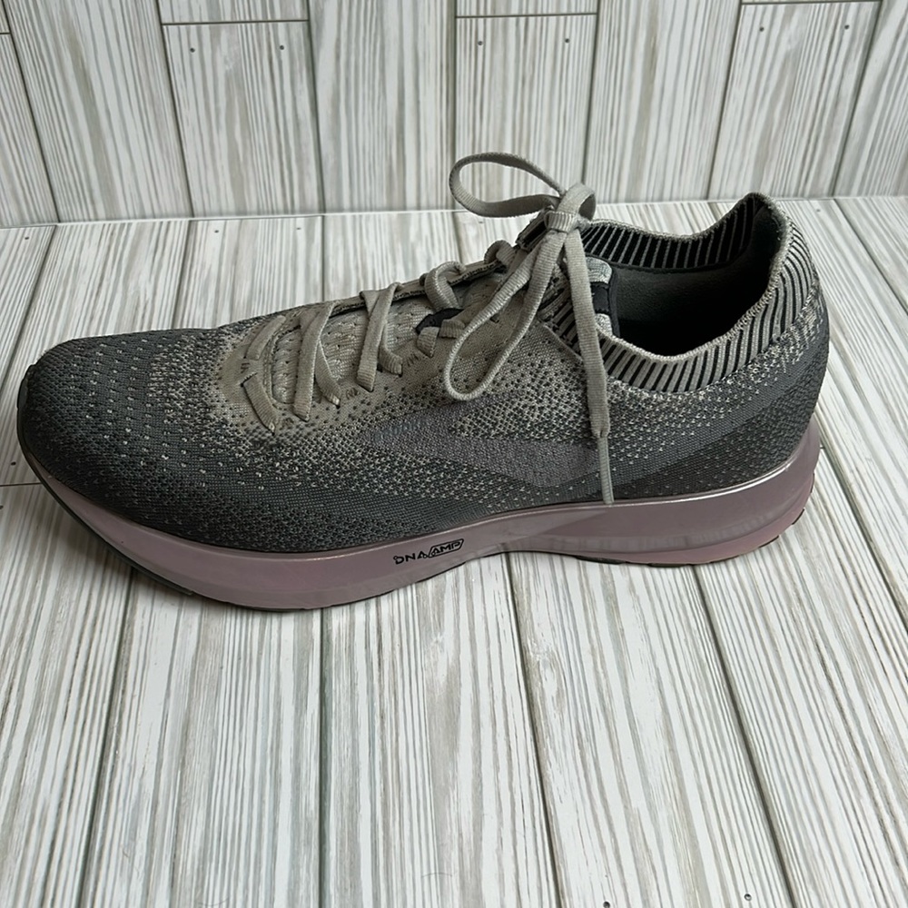 Brooks Levitate 2 Women’s Gray Rose Run Shoes‎ Sneakers Size 11.5